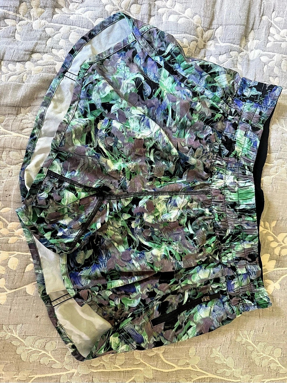 Lululemon Track That Mid-Rise Short 5" Rapid Flourish Multi Size Womens 10